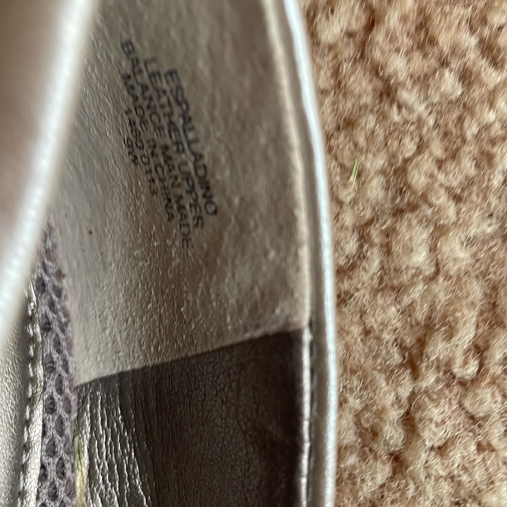 Easy Spirit 9 Wide Taupe Anti-Gravity 3” Heels - Picture 8 of 12